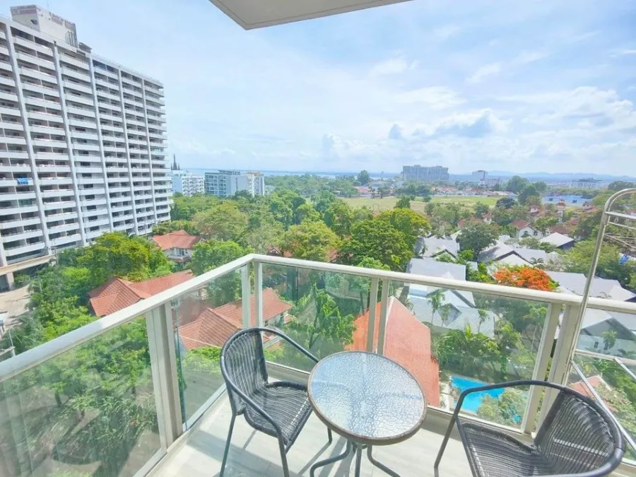 For rent, The Riviera Wongamat Beach (North Pattaya), 10th floor, Building B, fully furnished, city view, hurry to reserve.