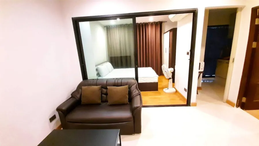 For rent Condo B-Live Tiwan, 2nd floor, no need to wait for a long time. easy to move The room is divided into proportions. Move now, don't hesitate.