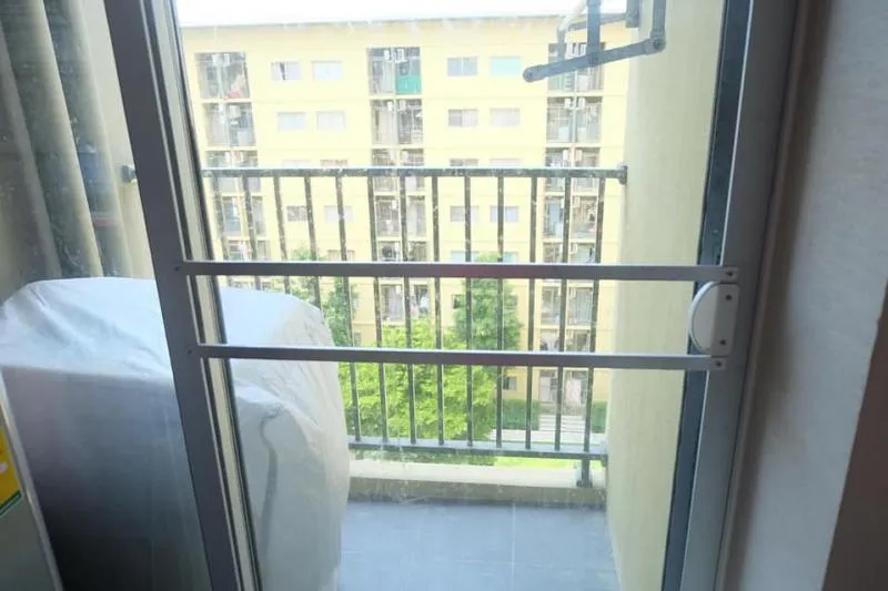 ให้เช่า Plum Condo Park Rangsit เฟส 2 เฟอร์นิเจอครบ วิวสระน้ำ ใกล้ลิฟต์ สะดวกสุดๆ สนใจ รีบเลยย