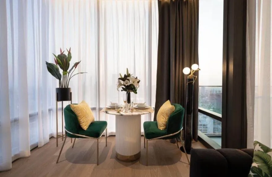 Condo for rent, Ashton Silom, decorated in Art Deco style, fully furnished, high floor, south and west views.