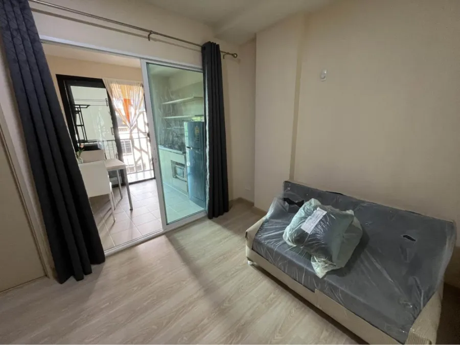For rent, The Revo Lat Phrao 48, the room is divided into proportions, nice to live in, clean, pleasing to the eye, already comfortable. Reserve now.