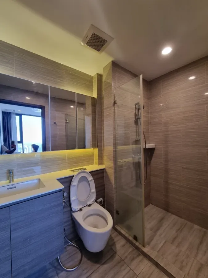 Condo for rent, Whizdom Essence. Available now! Book now!!