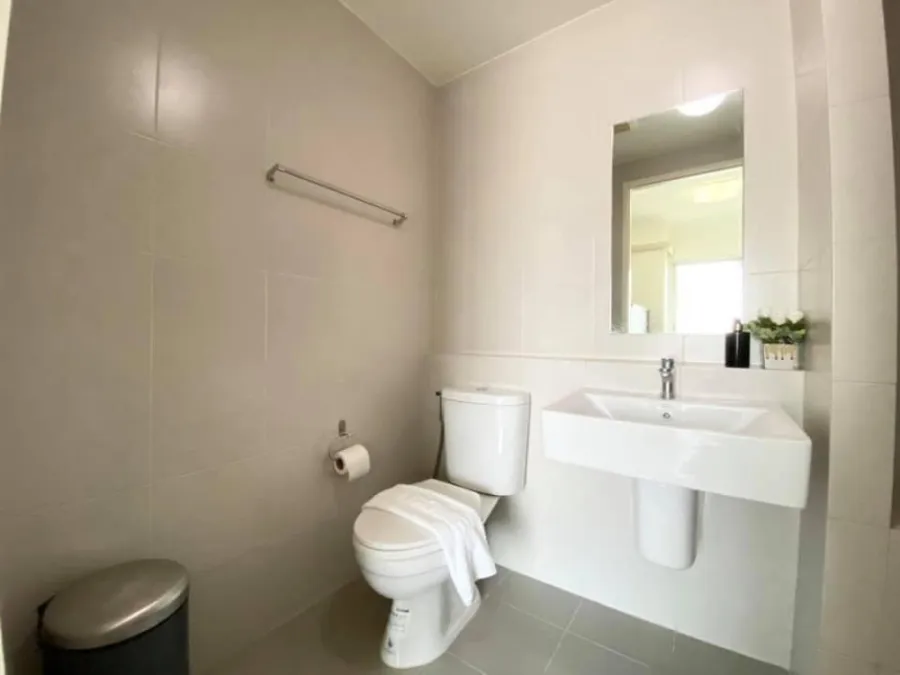 Sell / rent Aspire Ladprao 113, 7th floor, corner room, very private. Good view, no building blocking it. You need to reserve now. Hurry up.