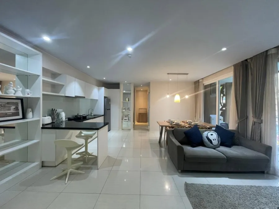 For rent: Atlantis Condo Resort Pattaya (Jomtien), 2 large bedrooms, swimming pool view, very chill, must be arranged.