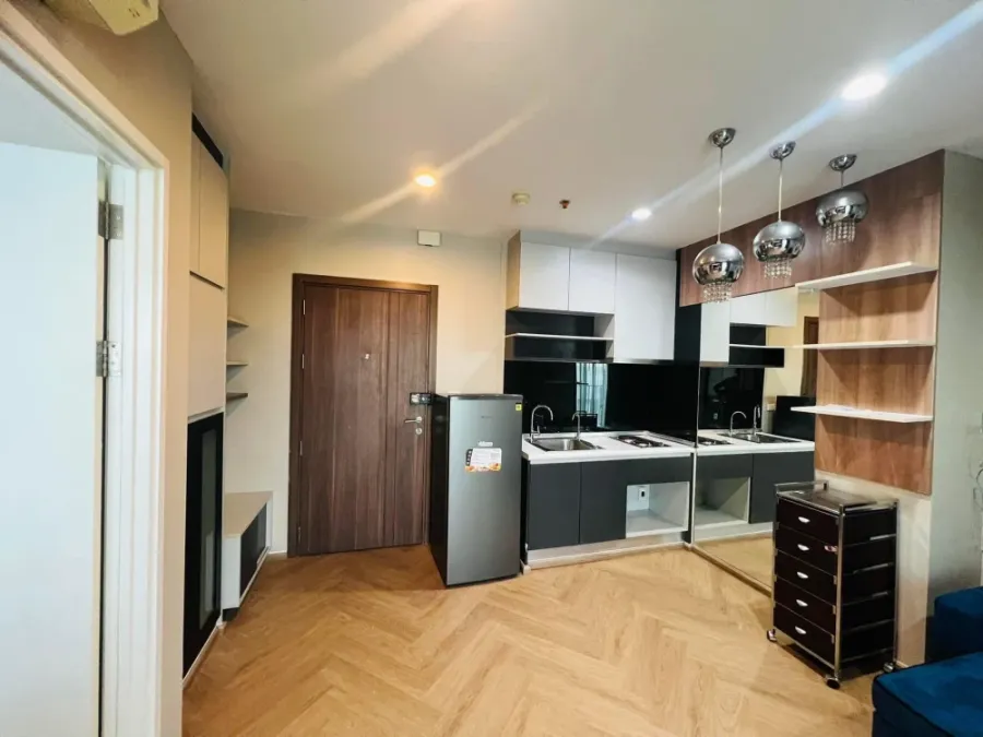 For rent, The Base Chaengwattana, fully furnished, interested, hurry and book now, don't miss out.