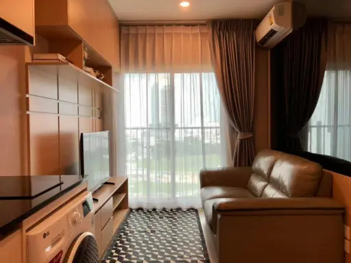 Noble Revolve Ratchada for rent, great price, million dollar view, good furniture, super soft leather sofa, book now