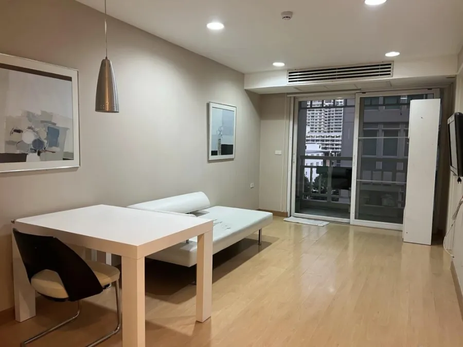 ขาย The Bangkok Narathiwas 1 ห้องนอน 1 ห้องน้ำ เฟอร์+เครื่องใช้ไฟฟ้านครบชุด ราคาคุ้มจองเลย