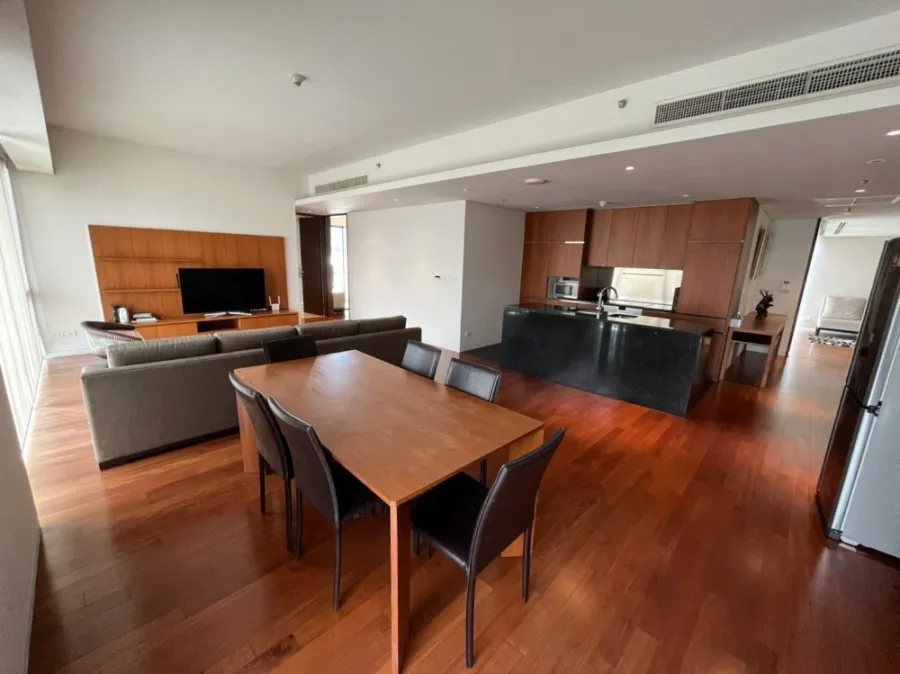For sale: Hansa Ratchadamri, 22nd floor, decorated, ready to move in, high floor, good view. If interested in being an owner, hurry and reserve now.