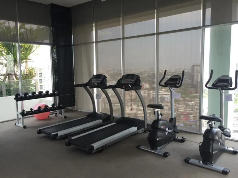 Condo for sale, Aspire Sukhumvit 48, large room, comfortable, wallpapered throughout the room. Hurry and become the owner.