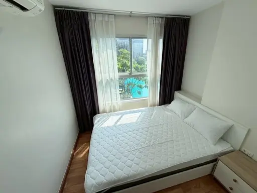 For rent: The Trust Ngamwongwan, ready-to-move-in unit with full furniture. Book now! Affordable price. Don't miss out!