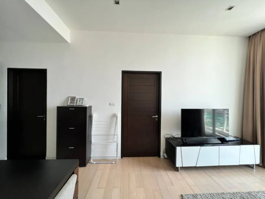 ขาย Eight Thonglor 1 ห้องนอน 1 ห้องน้ำ วิวสูง ตกแต่งครบ ลากกระเป๋ามาด่วนๆเลย