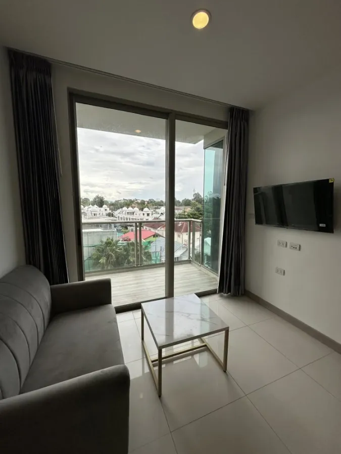 For rent: The Riviera Wongamat Beach. Lovely room with amazing amenities and stunning, unblocked views. Book now!