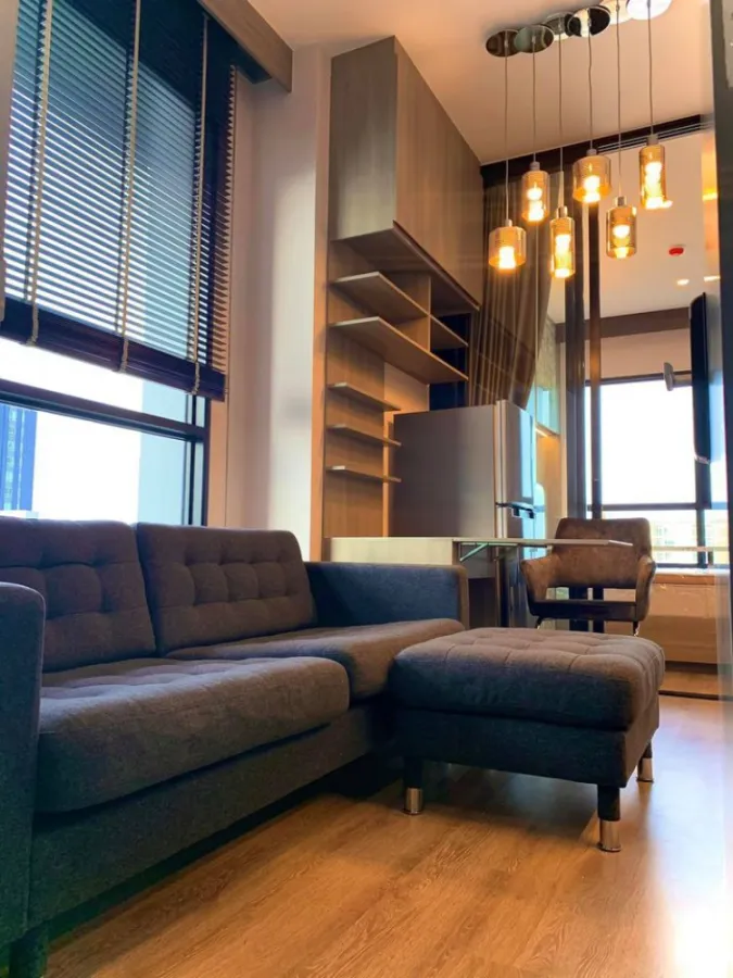 Condo for rent, Knightsbridge Prime, On Nut, east corner room, shady, private, do not miss