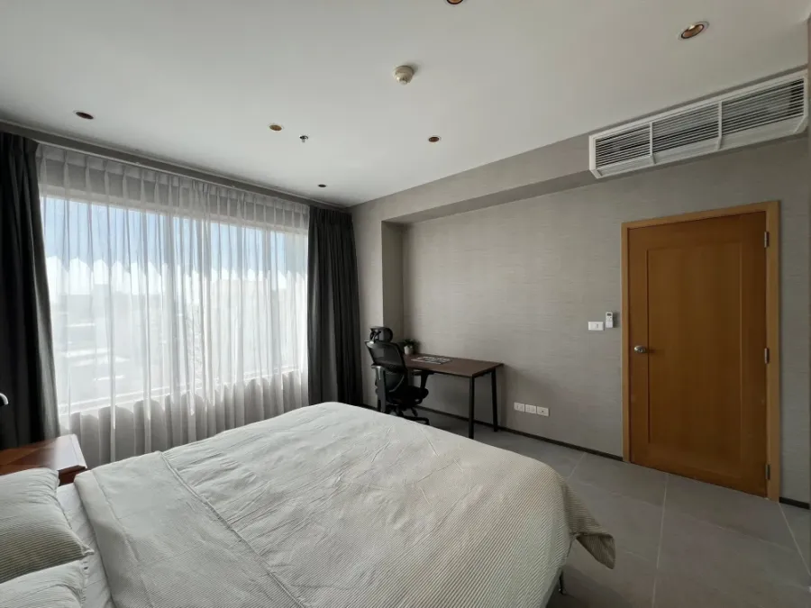 ขาย / ให้เช่า The Emporio Place ห้องน่าอยู่ กว้างขวางอยู่สบาย เฟอร์ครบ + เครื่องใช้ไฟฟ้าพร้อม จองเลย