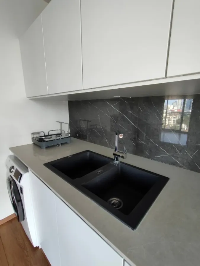 For rent sell Park 24 Origin Phrom Phong, 2-bedroom premium room, beautiful open view in 3 directions, decorated in a luxurious Scandinavian style.