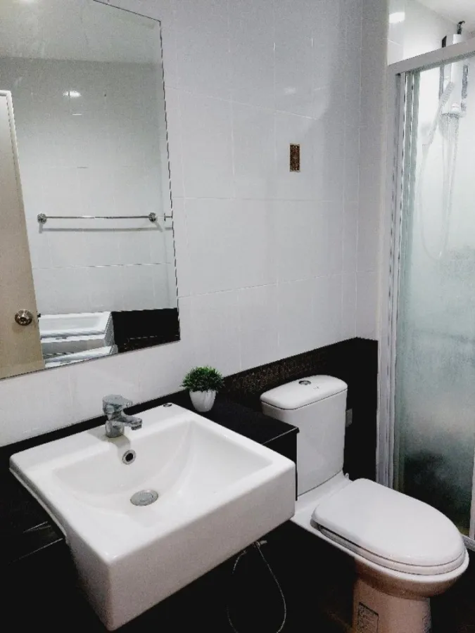 For rent, Assakan Place Srinakarin, 8th floor, corner room, comes with complete decorations. Book now, don't wait.