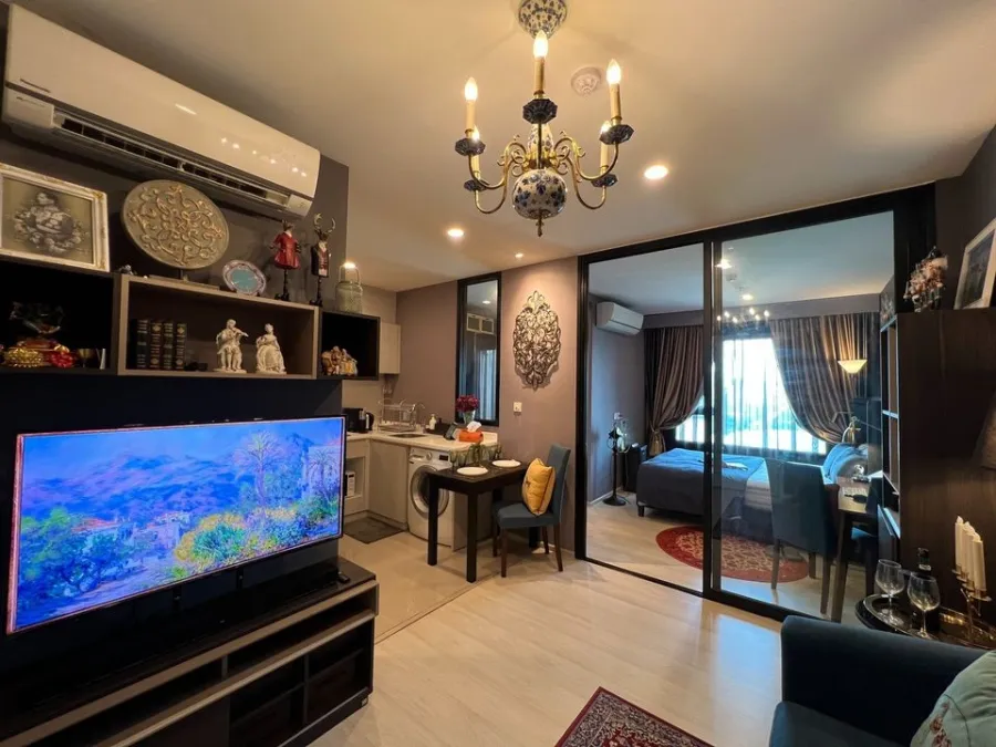 For sale or rent, Life Asoke, fully decorated room. The wallpaper is very beautiful and very livable. As good as this, you must reserve quickly.