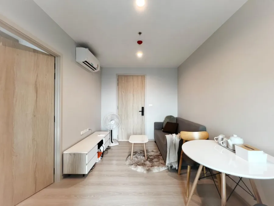 For sale and rent New Noble Srinakarin-La Salle. The room is decorated simply, clean and comfortable. Good like this, reserve quickly.