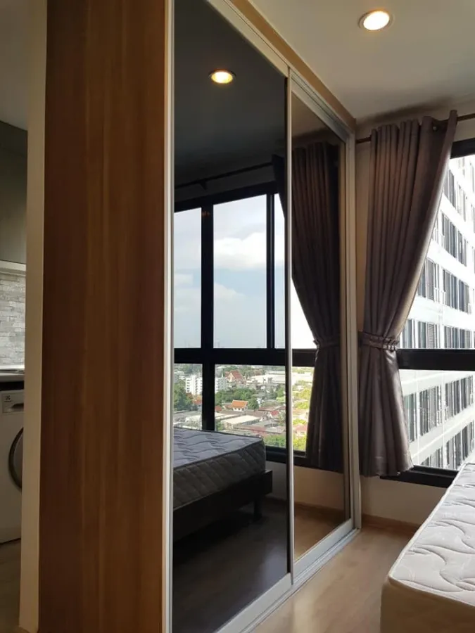 Condo for sale, Ideo Sathorn Thapra, nice room, spacious size, fully furnished, high floor, beautiful view, great price, don't miss it
