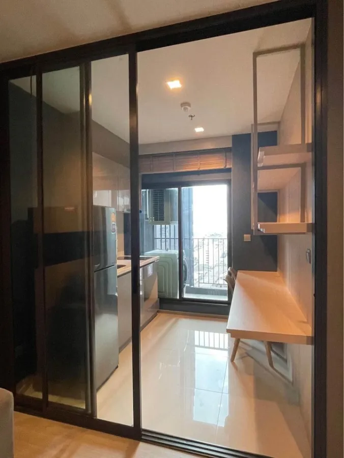 Condo for rent, Life Asoke-Rama 9, 18th floor, well decorated room. ready to move in You can reserve first come first serve.