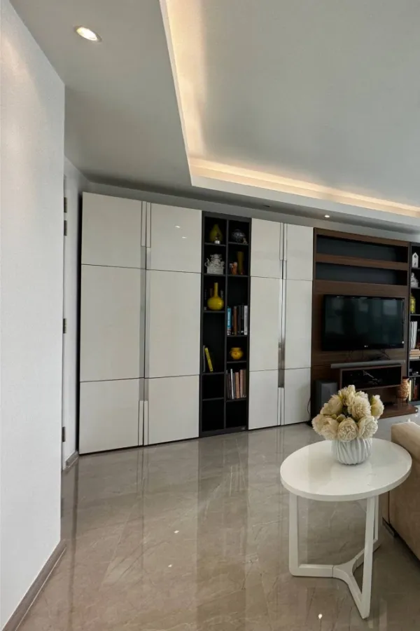 Condo for sale: Focus On Saladaeng, large spacious room. Premium grade furniture Complete electrical appliances. Book now.