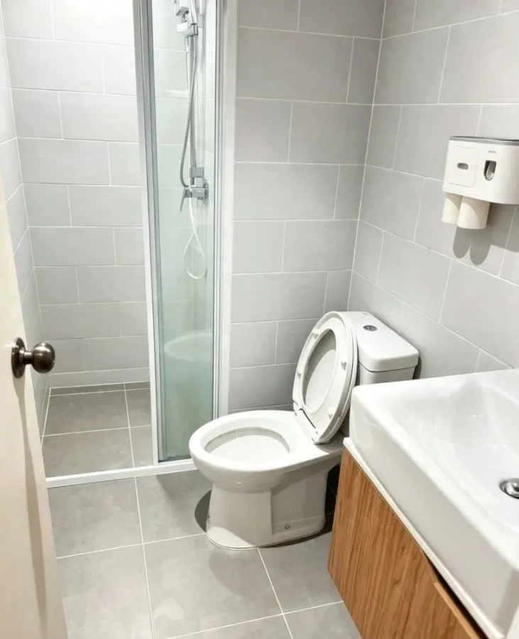 For sale or rent: The Matt 1 Sathorn - Tha Phra condo, corner unit, quiet and private. Book now! Don't miss this opportunity.