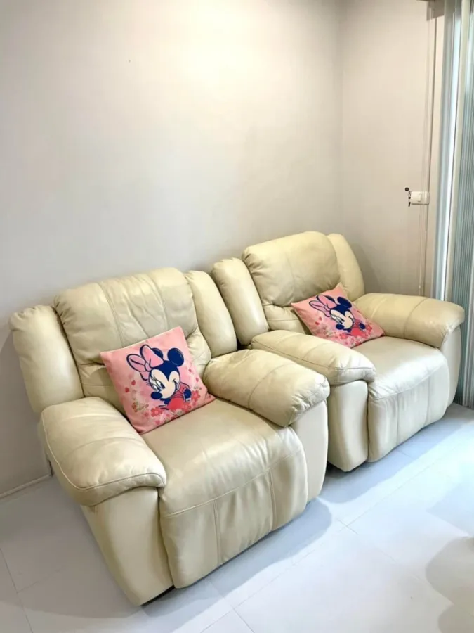 Hive Taksin for sale, corner room, 9th floor, wide balcony, fully furnished. You can reserve in advance. Don't miss it.