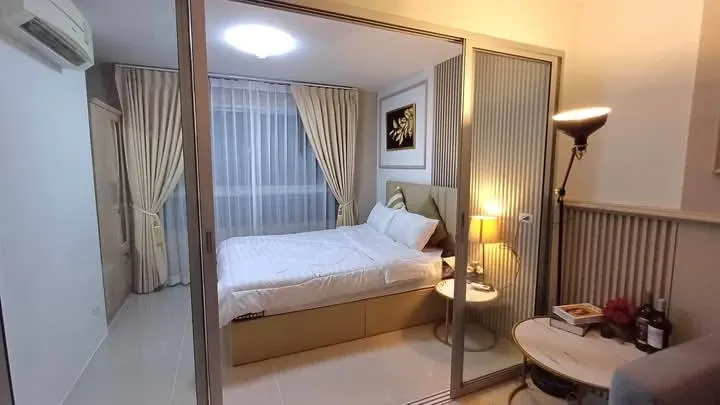 For rent: D Condo Rattanathibet, ready to move in, fully furnished, built-in furniture in the room, just bring your own stuff and move in. Hurry and b