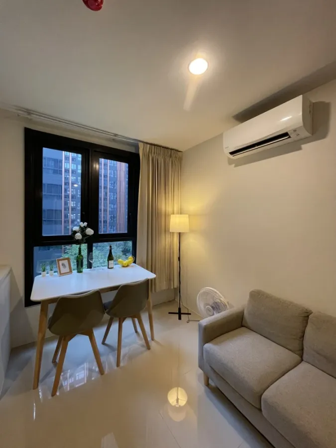 ให้เช่า XT Huaikhwang ห้องได้วิวสวน พร้อมเฟอร์นิเจอร์และเครื่องใช้ไฟฟ้าครบ เข้าอยู่ได้ทันที จองเลยจ้า