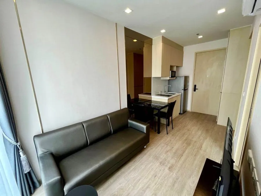 Condo for rent, Noble state 39, high floor, beautifully decorated room, well built, very elegant, don't miss it, urgent.