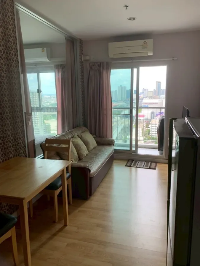 For rent: The Parkland Ngamwongwan, Krarai, 22nd floor, open view, not blocked, not hot in the afternoon sun, complete furniture + electrical applianc