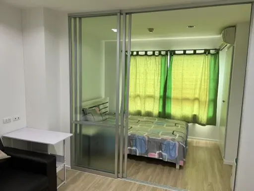 For rent, Lumpini Ville On Nut-Pattanakarn, 1 bedroom rim room, quiet and private, don't just look at it, hurry up and book now.