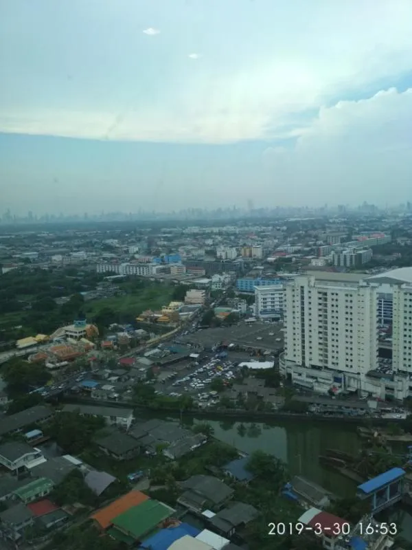 Quick sale!! The Metropolis Condo, corner room, 32nd floor, fully furnished, ready to move in, friendly price, don't miss it!!