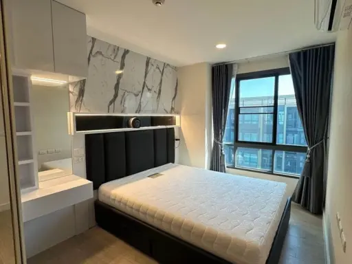For sale or rent: Metro Luxe Rose Gold Phahon-Suthisan, 2 bedrooms, built-in furniture, good price like this, must reserve now.