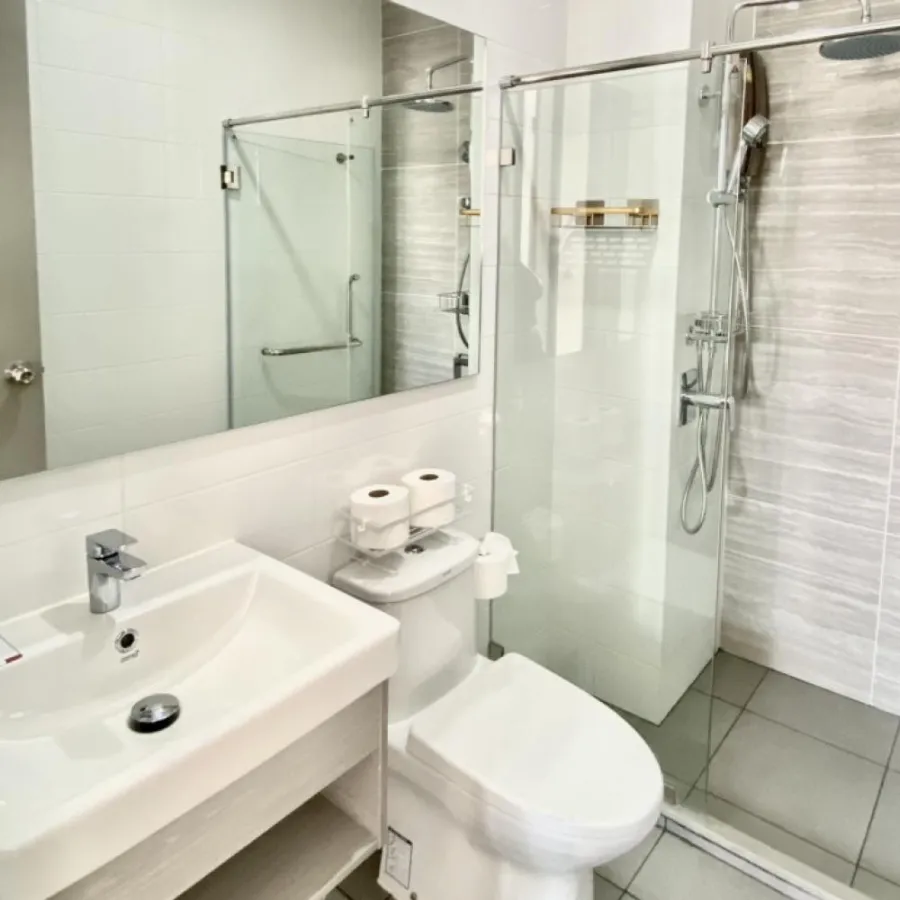 Sold with tenants!! Condo Knightsbridge Prime On Nut, 19th floor, city view, fully furnished, ready to move in. Book now!!
