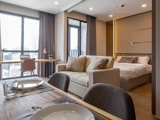 For rent: Ashton Chula - Silom, 23rd floor, room decorated in comfortable tones. I'm already comfortable. You can move in with just one bag.