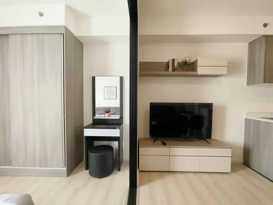 For rent: A space Mega 2, 25th floor, very high, great city view, fully decorated, ready to move in.