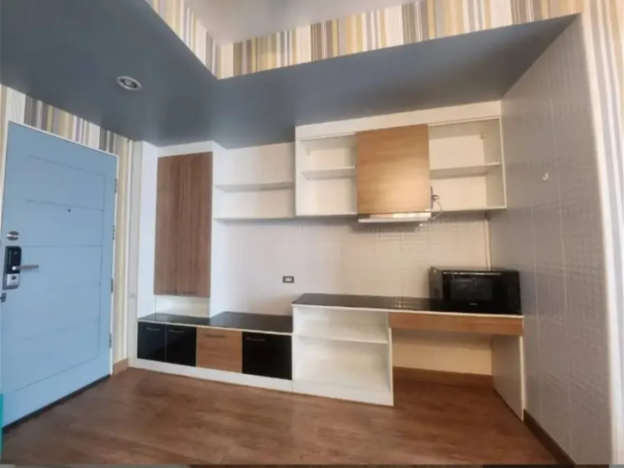 For sale: The Iris Rama 9-Srinakarin, 1 bedroom, 1 bathroom, fully furnished, JW Tower view, reserve now.