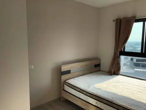 For rent: Plum Condo Central Station Phase 1, high view, not hot, plus a built-in washing machine. Book now.