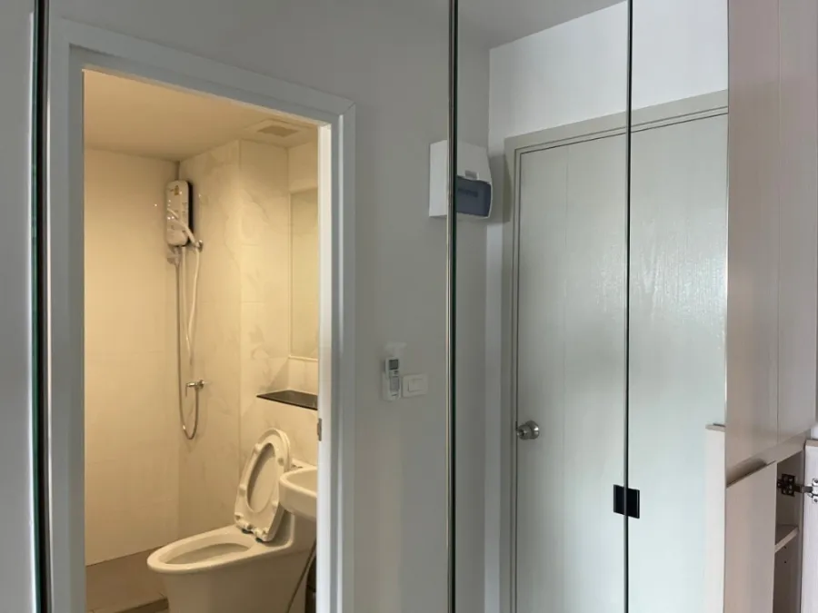 For sale: Reach Phahonyothin 52, nice room, built-in furniture. Affordable price Reserve first and stay first.