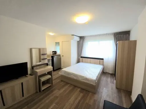 For rent: Lumpini Township Rangsit Klong 1, 3rd floor, fully furnished room, ready to move in, reserve now, don't miss out.
