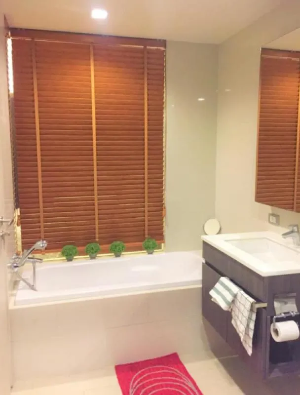 ขาย/เช่า คอนโด เวีย 49 ชั้น 8 ห้องมุม วิวสระว่ายน้ำ พร้อมอยู่ อย่ารอช้า