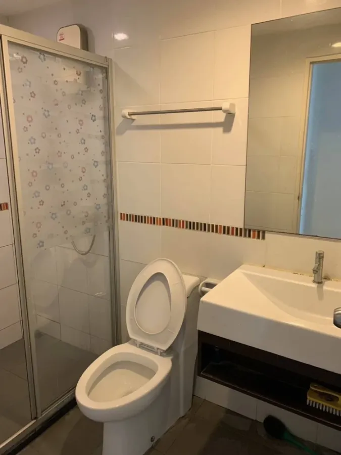 Condo for rent, August Condominium, Charoen Krung 80. 1 bedroom, 1 bathroom, 3rd floor (not high floor), affordable price. Book now! Don't miss this o