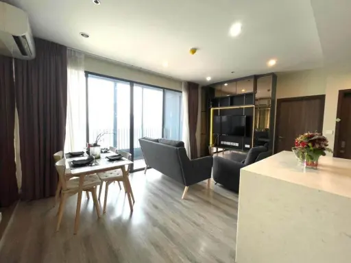 Condo for rent, Ideo Mobi Sukhumvit 66, room decorated with built-ins. The most usable space. Come and wait. You will miss it.