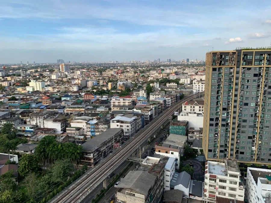 For rent The parkland Charan-pinklao Complete furniture and electrical appliances Got a very beautiful view, don't miss it.