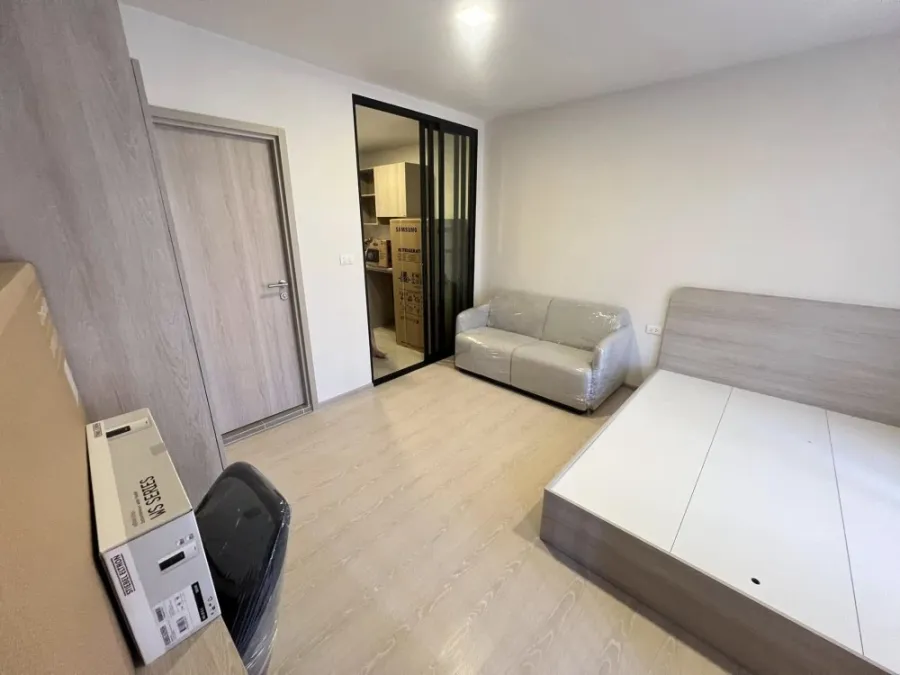 For rent dcondo shine rangsit 3rd floor, fully furnished room, ready to move in, if interested, hurry and reserve now, don't wait.