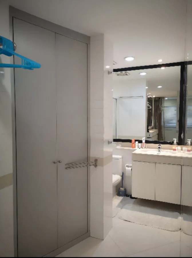 For rent!! Condo Baan Kasemsan 1, 21st floor, very nicely decorated room. Ready to move in. Hurry up to reserve!!