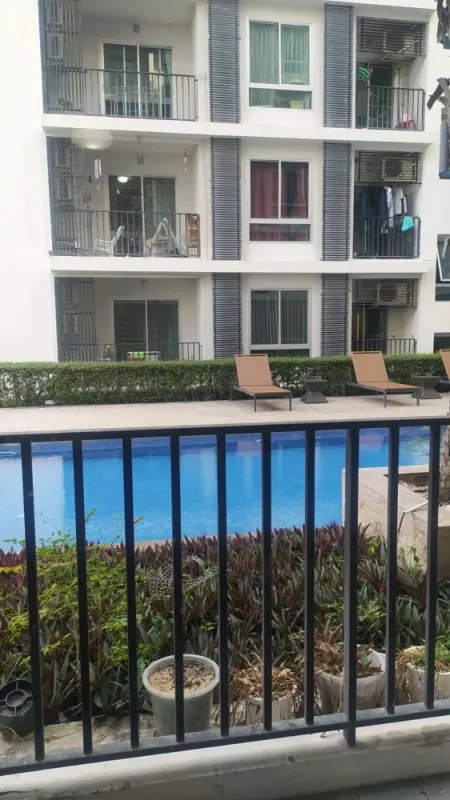 ขาย พราว เอ็กซ์ทู ห้องมุม วิวสระว่ายน้ำ ติดวอลเปเปอร์อย่างดี น่าอยู่มาก รีบจองก่อนพลาดจ้า