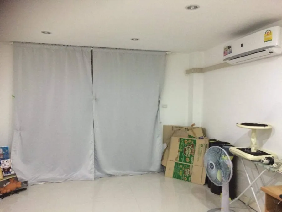 ขาย เดอะกรีน คอนโดมิเนียม 2 ห้องเปล่า ราคาดี คนรักการแต่งห้อง บอกเลยว่าไม่ควรพลาด