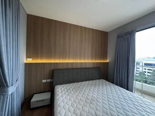 For rent: Supalai Casa Riva Vista, 2 bedrooms, well-built-in, spacious area, treetop view. Interested, book now!